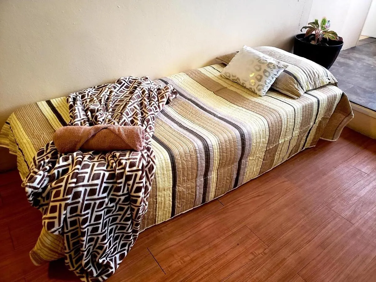 West Side Studio Apartments 아나스코
