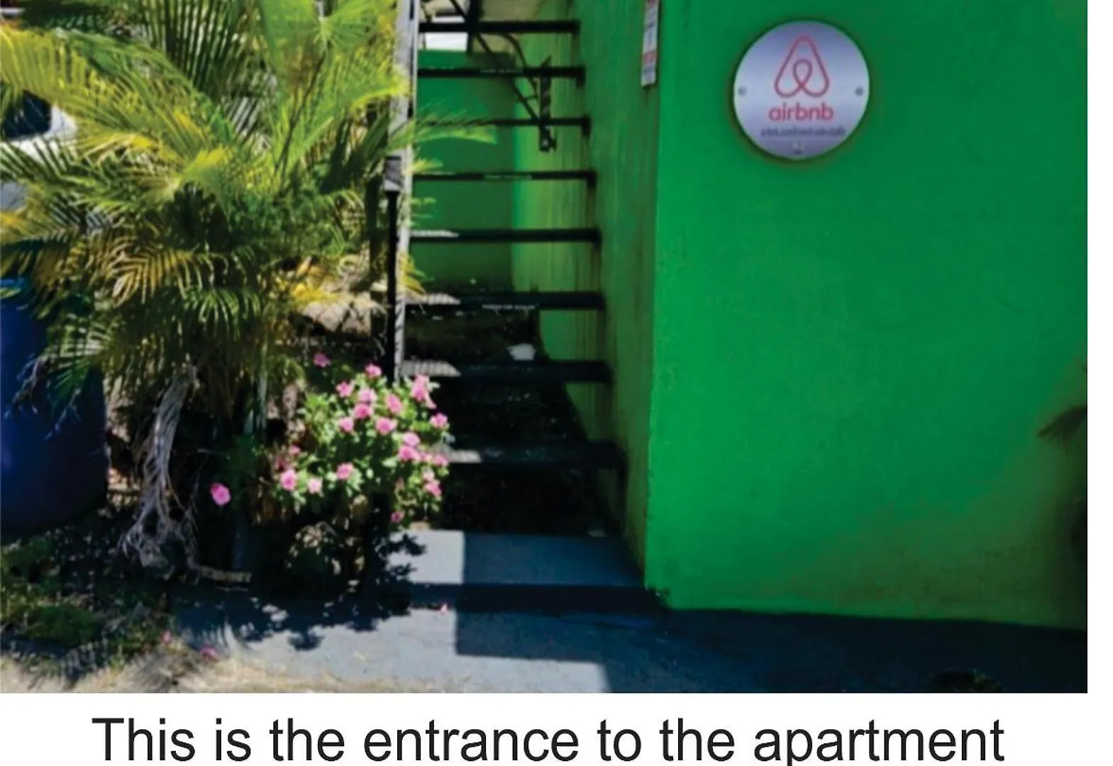 West Side Studio Apartments 아나스코